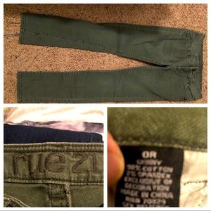 Rue 21 Skinny Jeans. Size 0R